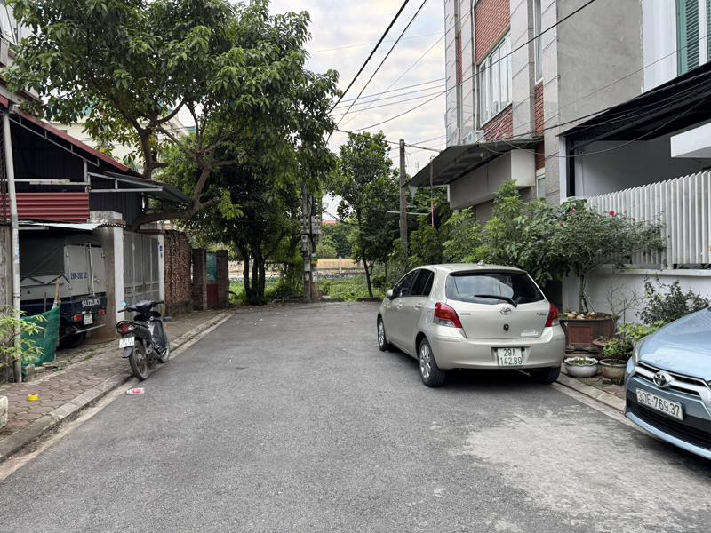 Bán Nhà C4 Tái Định Cư Cổ Bi 122,5m2 - Mặt Tiền 6,86m - Ô Tô Tránh - Tiện Ích Đầy Đủ 2