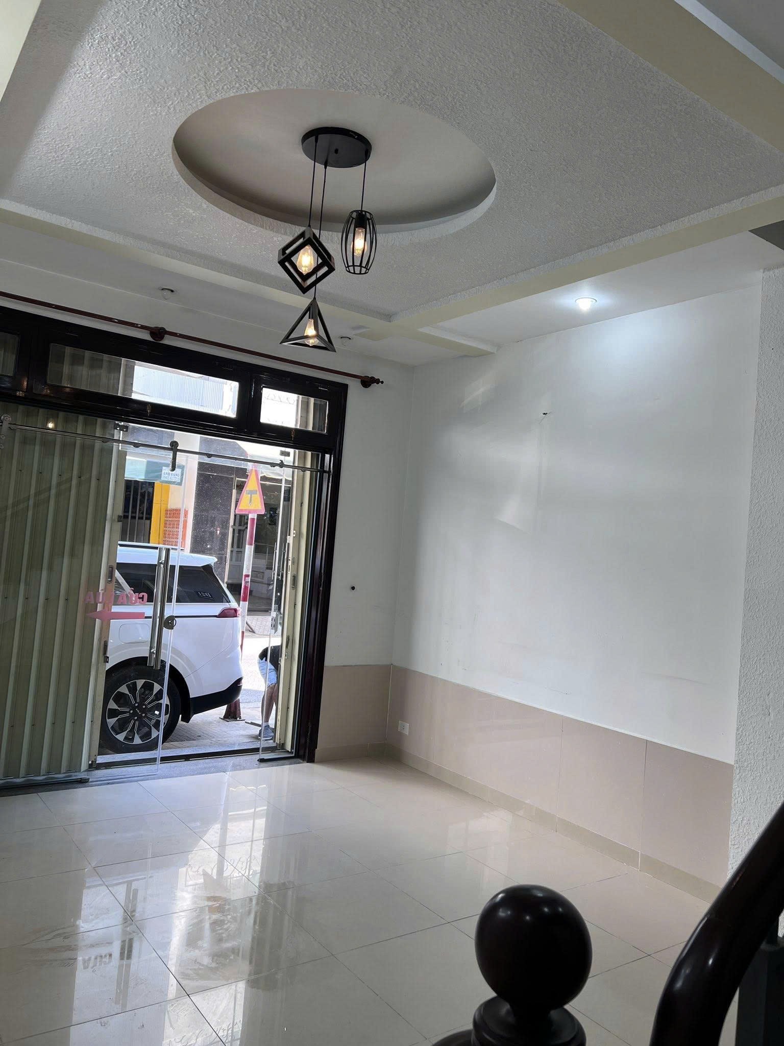 Cho thuê nhà 5 phòng ngủ 18 triệu/tháng Hoàng Diệu phường 5 Đà Lạt 2