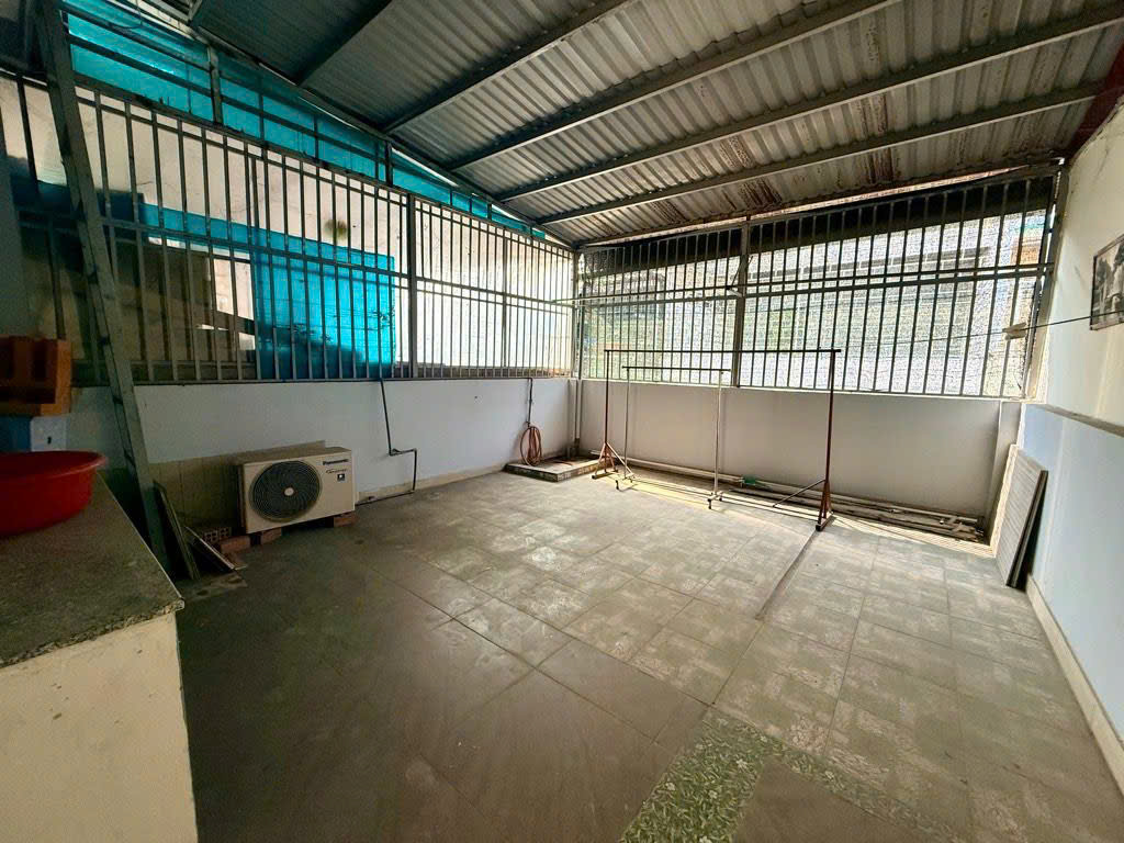 Cần bán Nhà mặt tiền Dĩ An, Bình Dương, Diện tích 92.5m², Giá Thương lượng 10