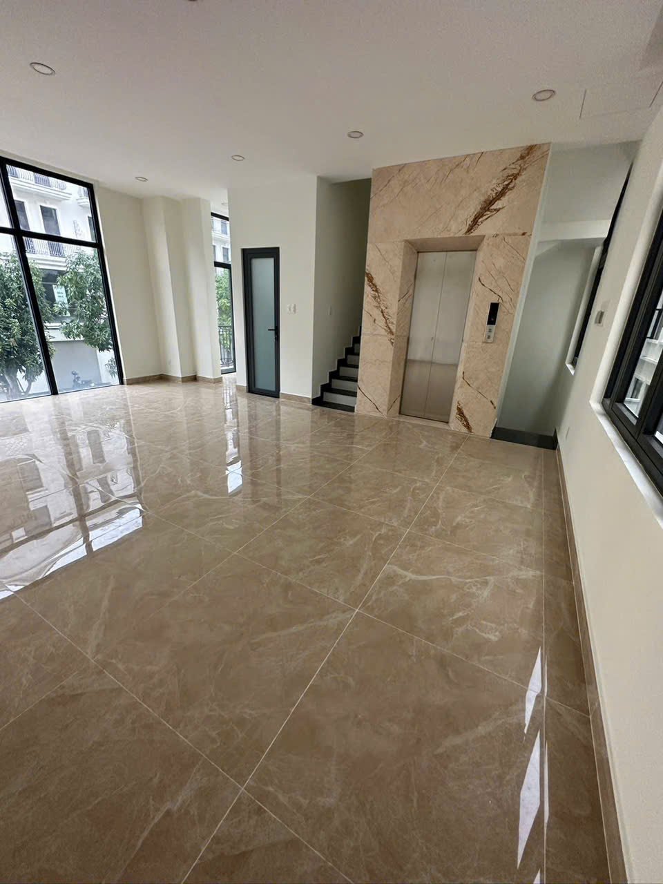 Cho thuê Nhà mặt tiền Phường Long Thạnh Mỹ, Quận 9, Diện tích 120m², Giá 35 Triệu/tháng