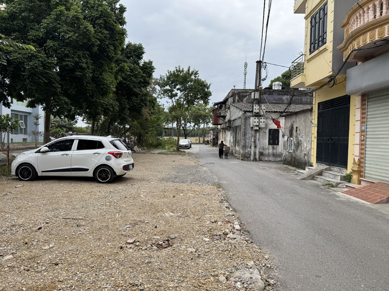 Cần bán lô góc 45,9m2 đất đường Nguyễn Cao Luyện, đối diện vườn hoa chung cư N10 Việt Hưng