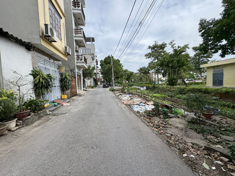 Cần bán lô góc 45,9m2 đất đường Nguyễn Cao Luyện, đối diện vườn hoa chung cư N10 Việt Hưng 3