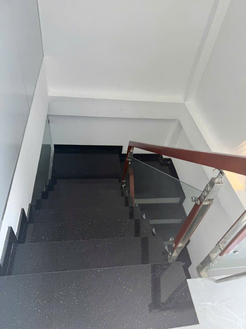 NHÀ MỚI 100% MT SONG HÀNH TÂN HIỆP – NGAY ĐÈN ĐỎ – VÀO Ở NGAY 4