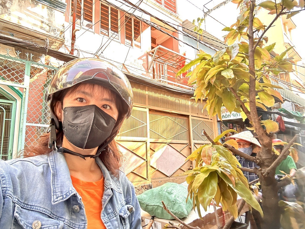 BÁN NHÀ CHỈ 5.65T- MT XE HƠI ĐẬU CỬA- NGANG 4.2M- Đ.ĐOÀN VĂN BƠ- GIAO THƯƠNG Đ.XÓM CHIẾU VỚI