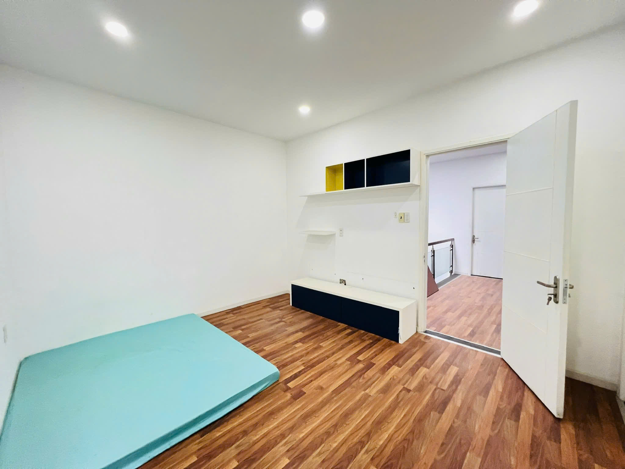 Cho thuê Nhà mặt tiền Phường Phú Hữu, Quận 9, Diện tích 108m², Giá 18 Triệu/tháng 9