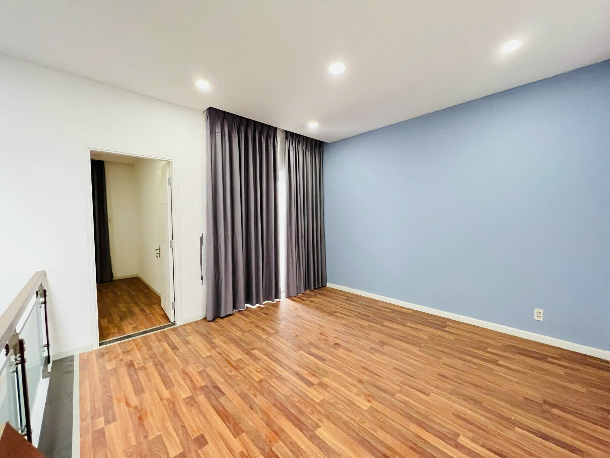 Cho thuê Nhà mặt tiền Phường Phú Hữu, Quận 9, Diện tích 108m², Giá 18 Triệu/tháng 12