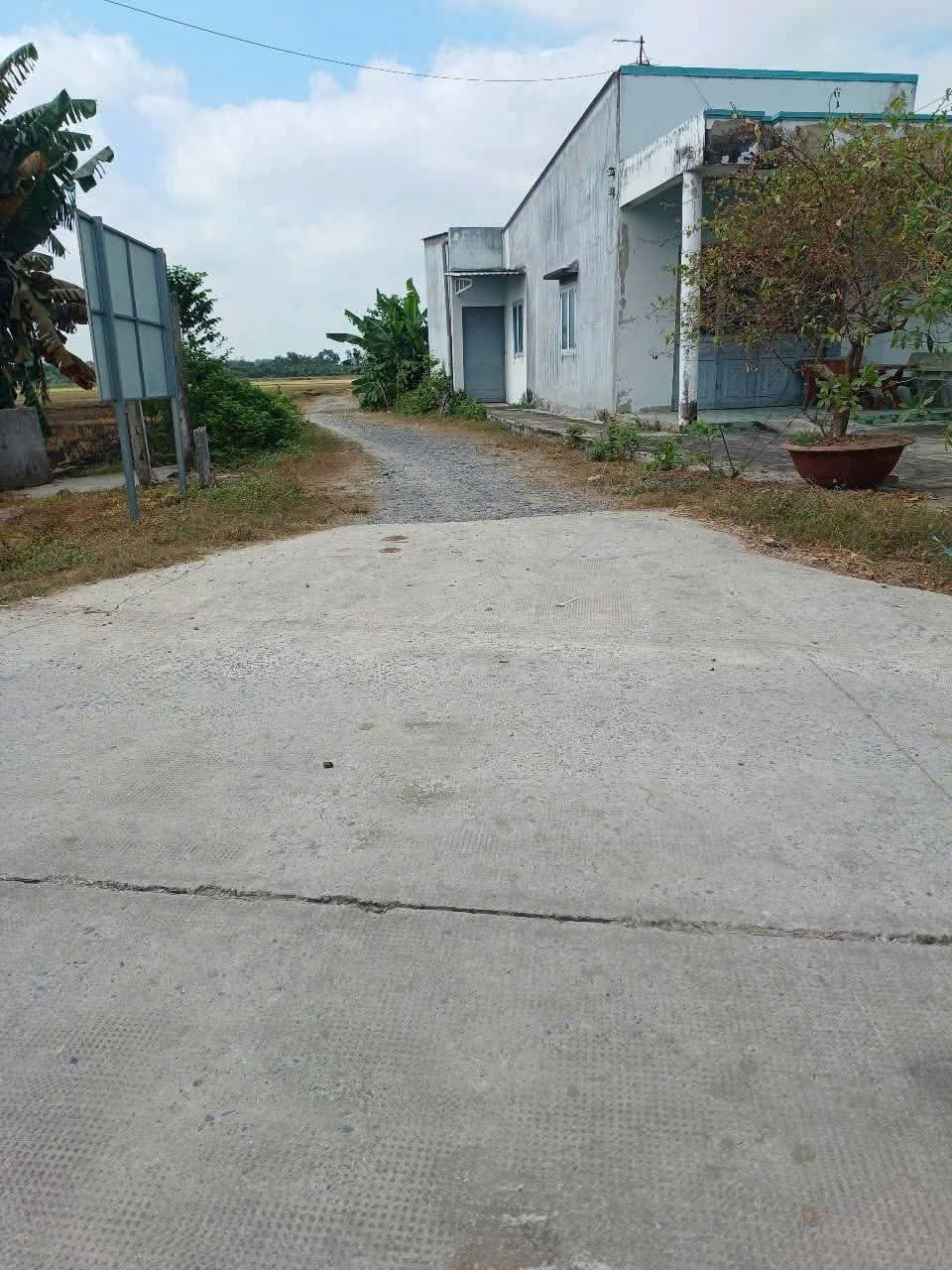 Bán 4000m2 đất ( 350m2 thổ) đường đá xanh xe hơi xã Đức Hòa Thượng, Đức Hòa giá 5,8 tỷ 2