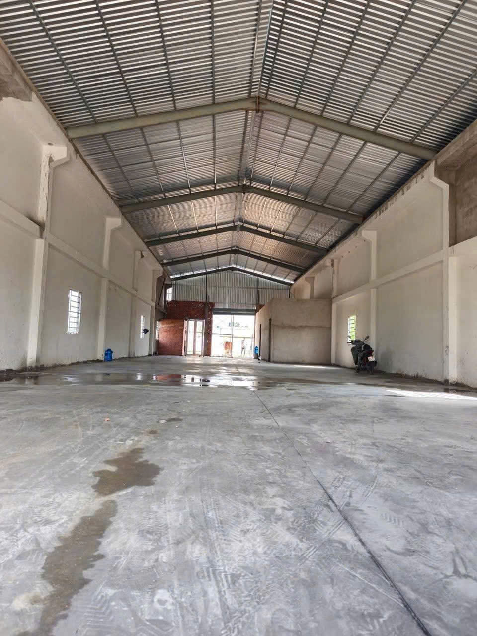 Bán nhà kho mới xây xã Đức Hòa Đông dt 700m2 full thổ giá 7 tỷ