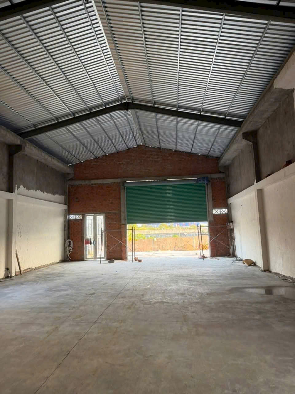 Bán nhà kho mới xây xã Đức Hòa Đông dt 700m2 full thổ giá 7 tỷ 4