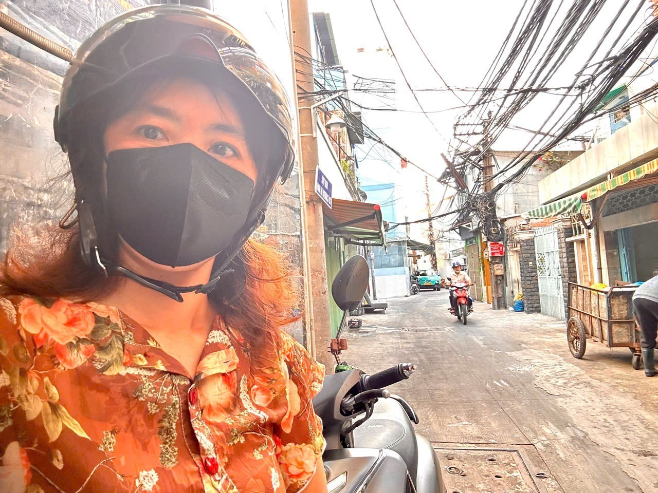 BÁN NHÀ Đ.ĐOÀN VĂN BƠ- 5 TẦNG ĐẸP VÀO Ở NGAY- XE HƠI ĐẬU CỬA-  KẾ BÊN TRƯỜNG NGUYỄN TRÃI -