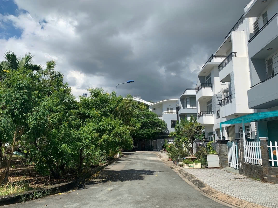 Cần bán Đất Phường Phước Long B, Quận 9, Diện tích 140m², Giá 16.1 Tỷ 2