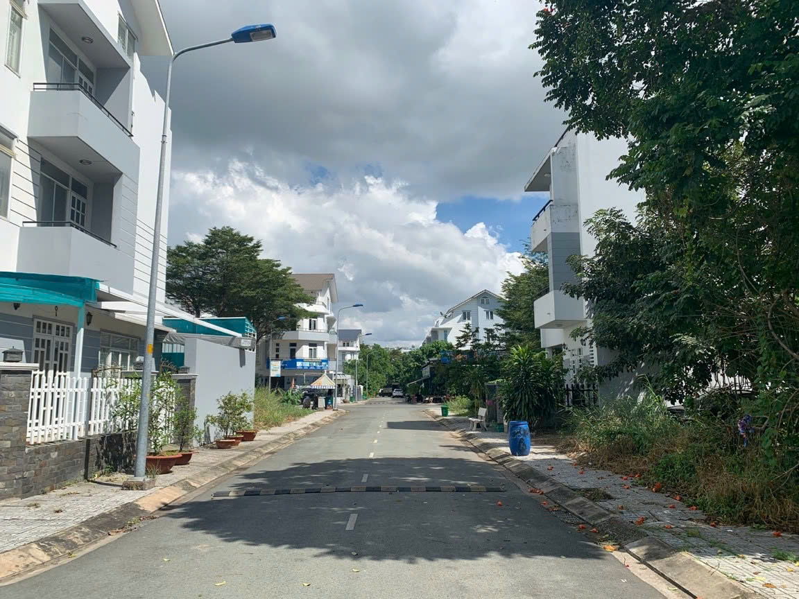 Cần bán Đất Phường Phước Long B, Quận 9, Diện tích 140m², Giá 16.1 Tỷ 3