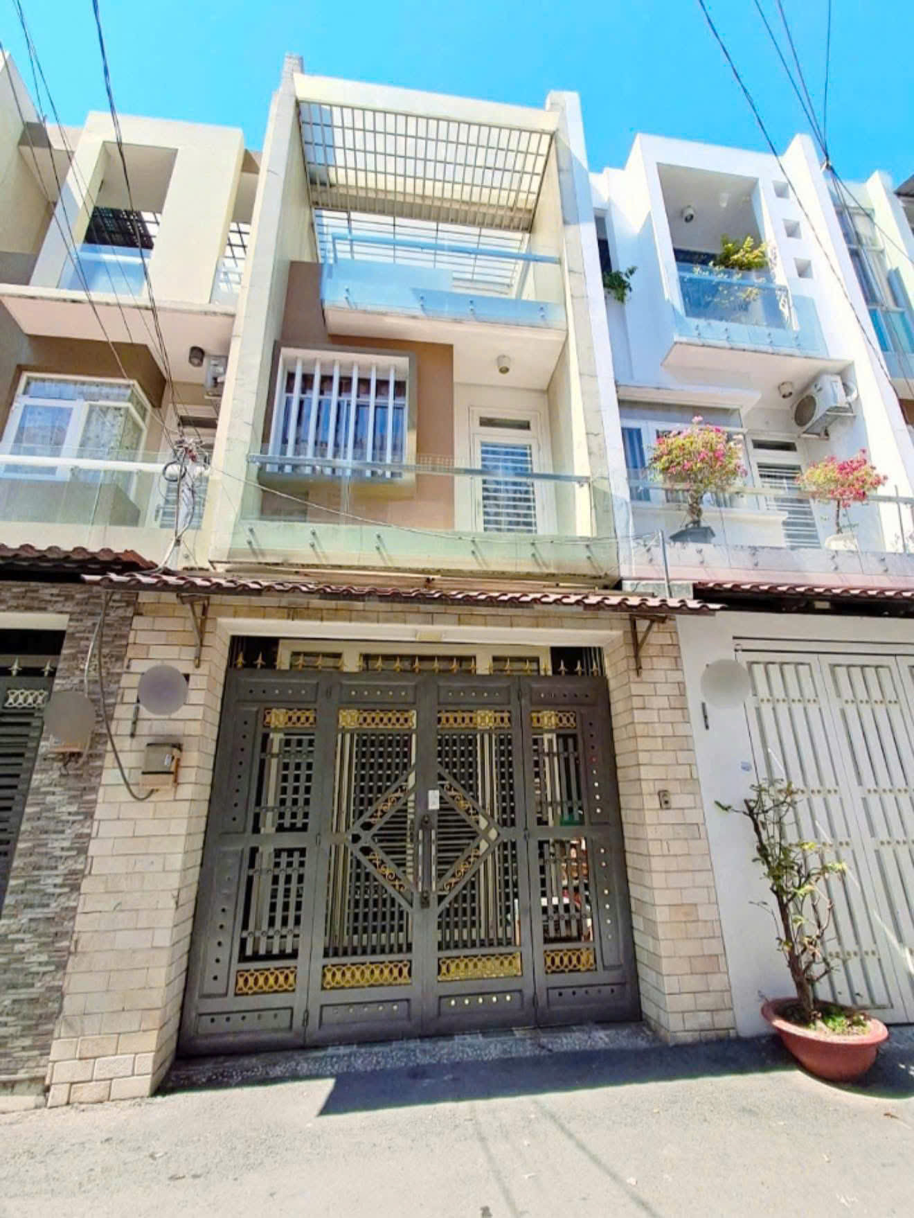 Bán nhà hẻm 2 / Liên Khu 4-5 , Bình Hưng Hòa B, dt 62m2 , 2 lầu ,4pn, 4wc giá 5,28 tỷ 4