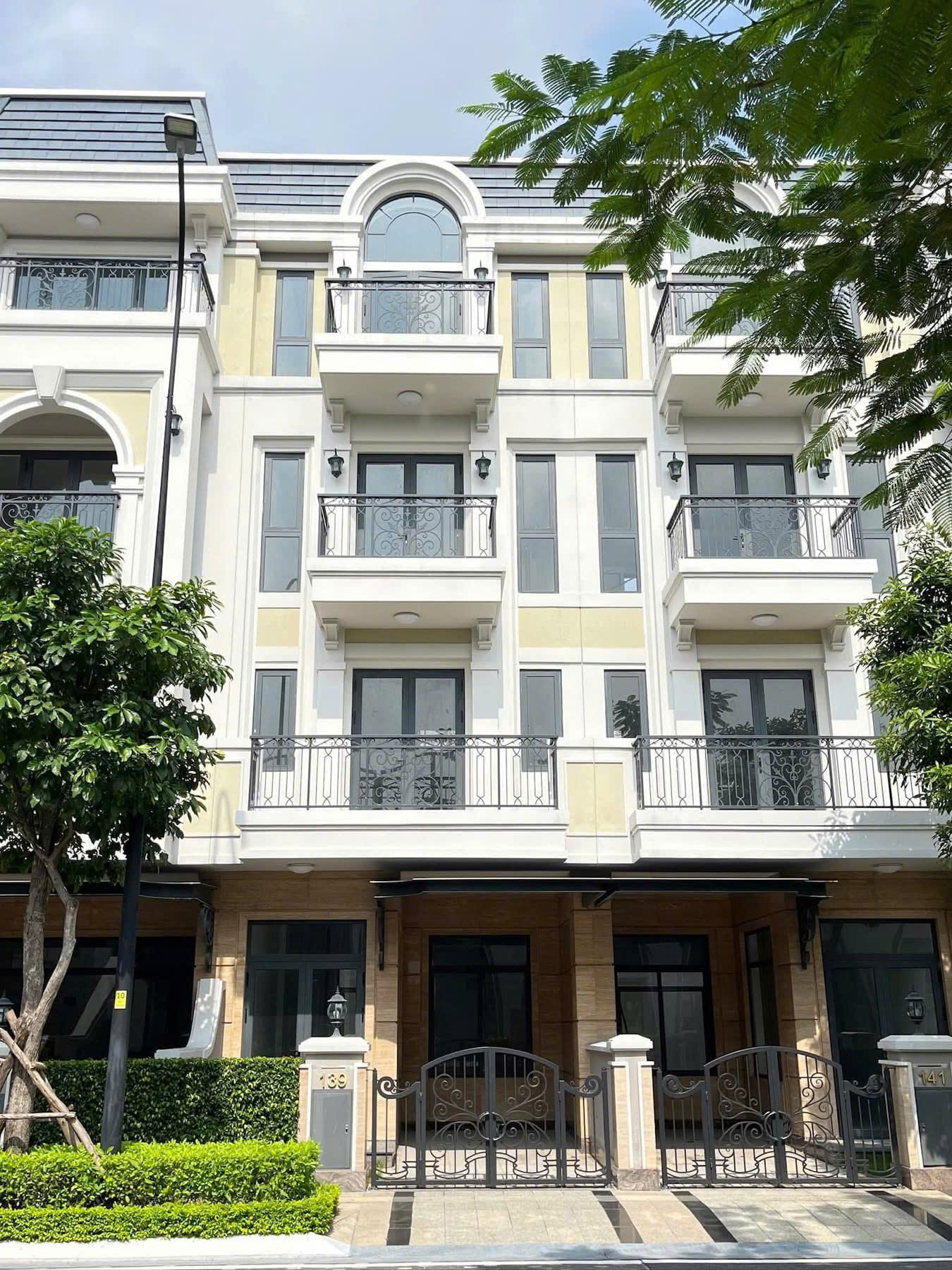 Cần bán Nhà mặt tiền Quận 9, Hồ Chí Minh, Diện tích 100m², Giá 22 Tỷ