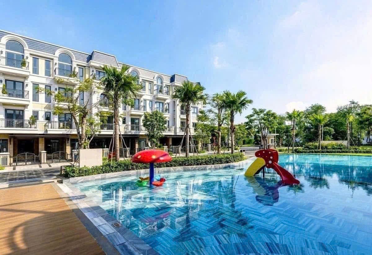 Cần bán Nhà mặt tiền Quận 9, Hồ Chí Minh, Diện tích 100m², Giá 22 Tỷ 2