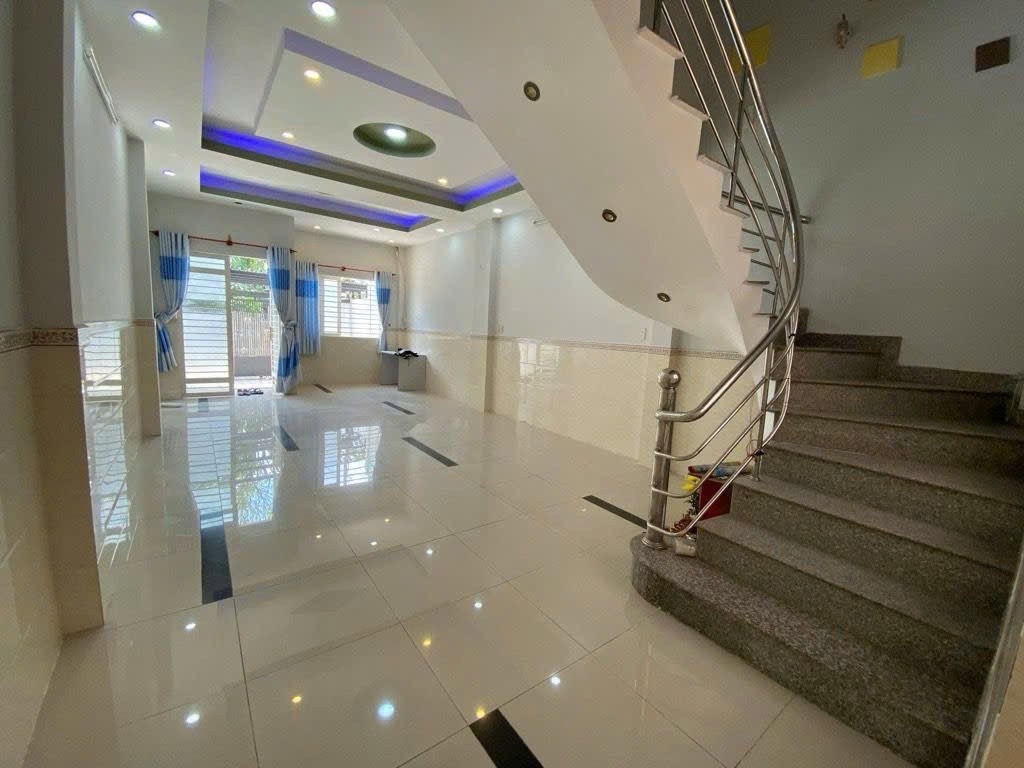 BÁN NHÀ HUỲNH TẤN PHÁT -TÂN PHÚ - 4.2M X 21M - 8 TỶ 8