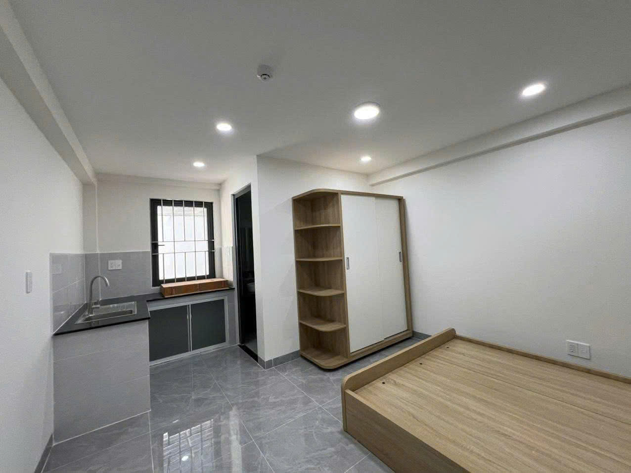 Cho thuê Nhà mặt tiền Phường Long Trường, Quận 9, Diện tích 75m², Giá Thương lượng 5