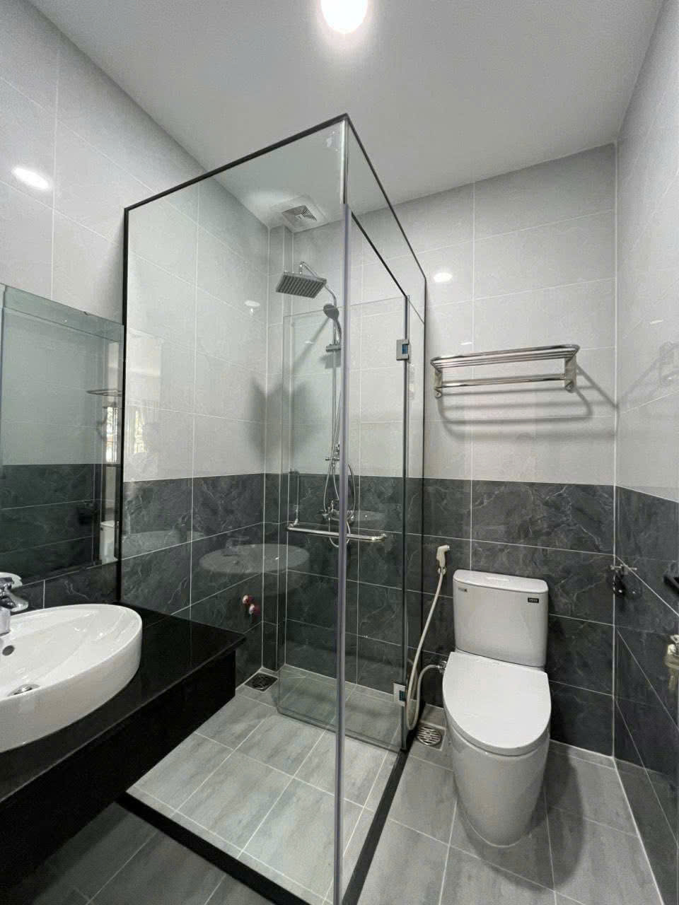 Cho thuê Nhà mặt tiền Phường Long Trường, Quận 9, Diện tích 75m², Giá Thương lượng 2