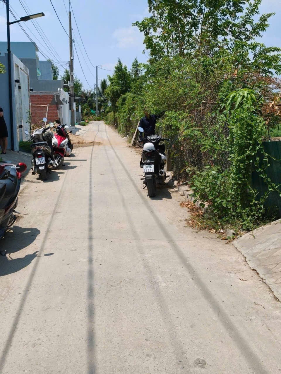 Bán nhà mới xây mt đường Tư Kep, xã Phước Lợi dt 101m2 , 1 lửng , 3pn , 2wc giá 2,05 tỷ 2