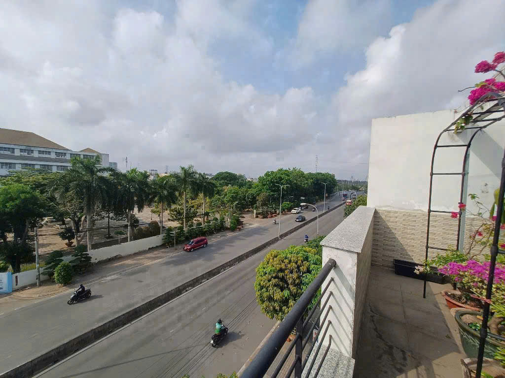 Cần bán Nhà mặt tiền Quận 9, Hồ Chí Minh, Diện tích 100m², Giá 23.3 Tỷ 2