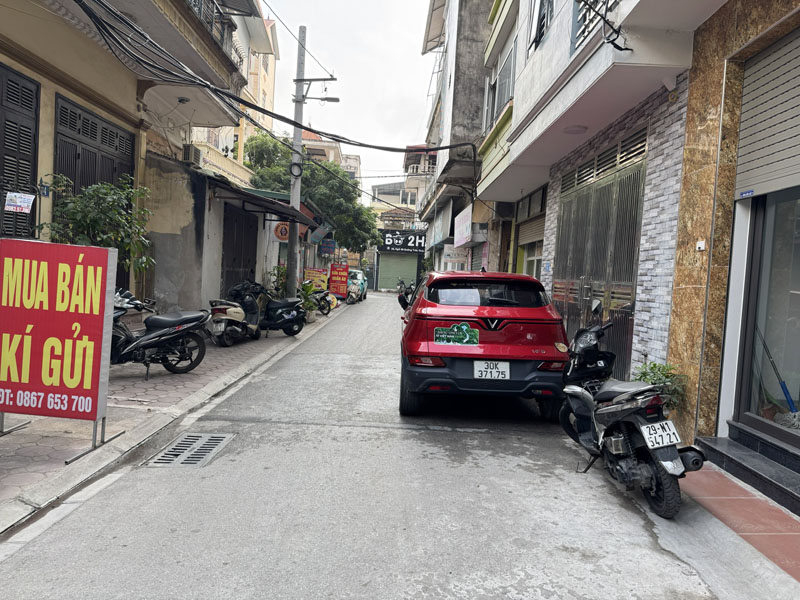 Sang nước ngoài định cư bán 37,6m2 nhà C4 cách 1 nhà ra đường Trâu Quỳ, Gia Lâm