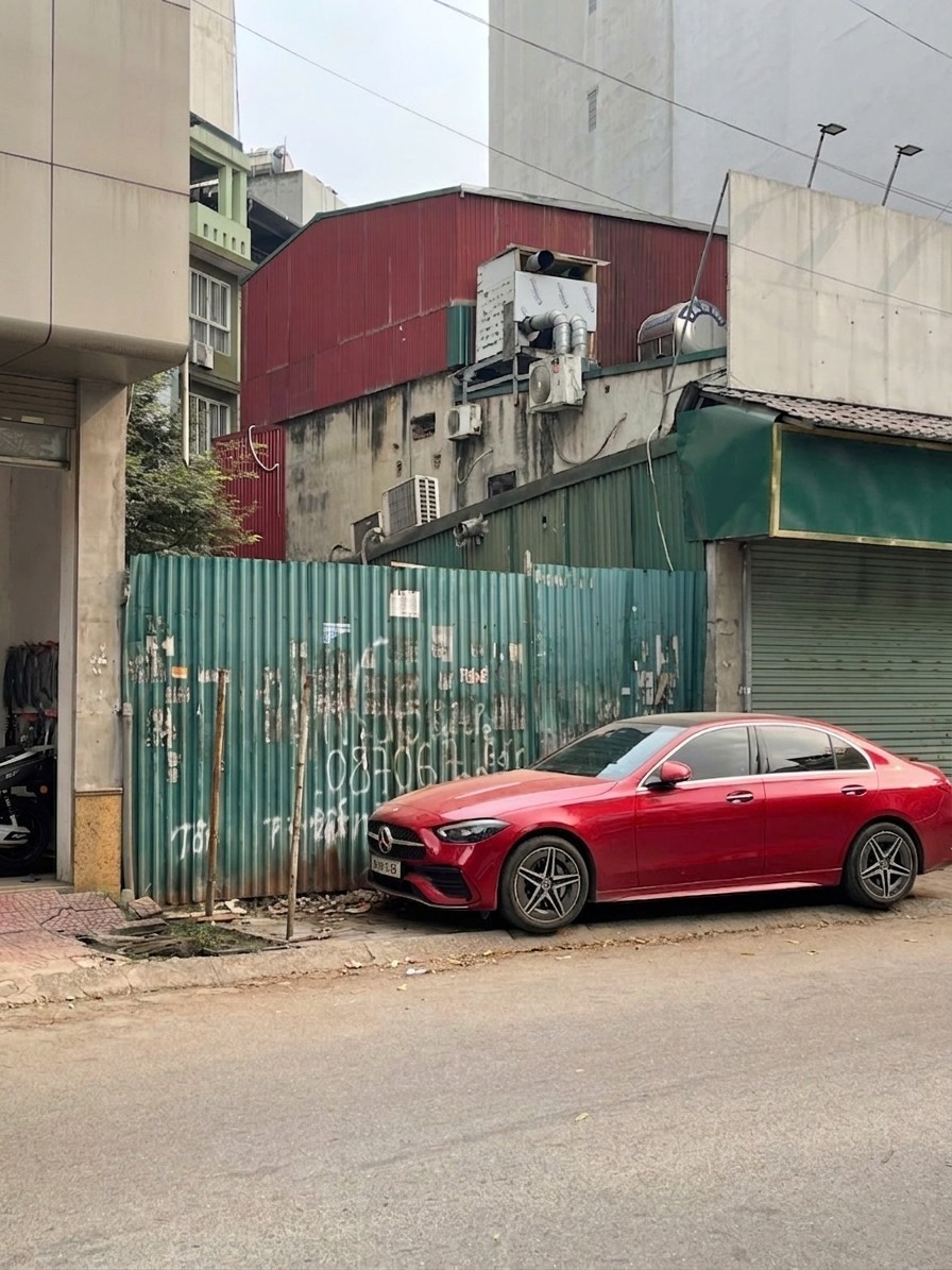 LÀM PHIM THUA LỖ, BÁN GẤP ĐẤT 100M2