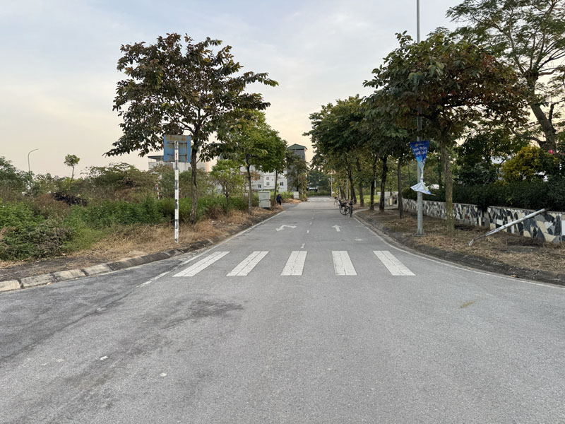 Cần tiền bán 80m2 đất TĐC Kim Sơn. Đường 13m, view nhà Văn Hóa thoáng vĩnh viễn