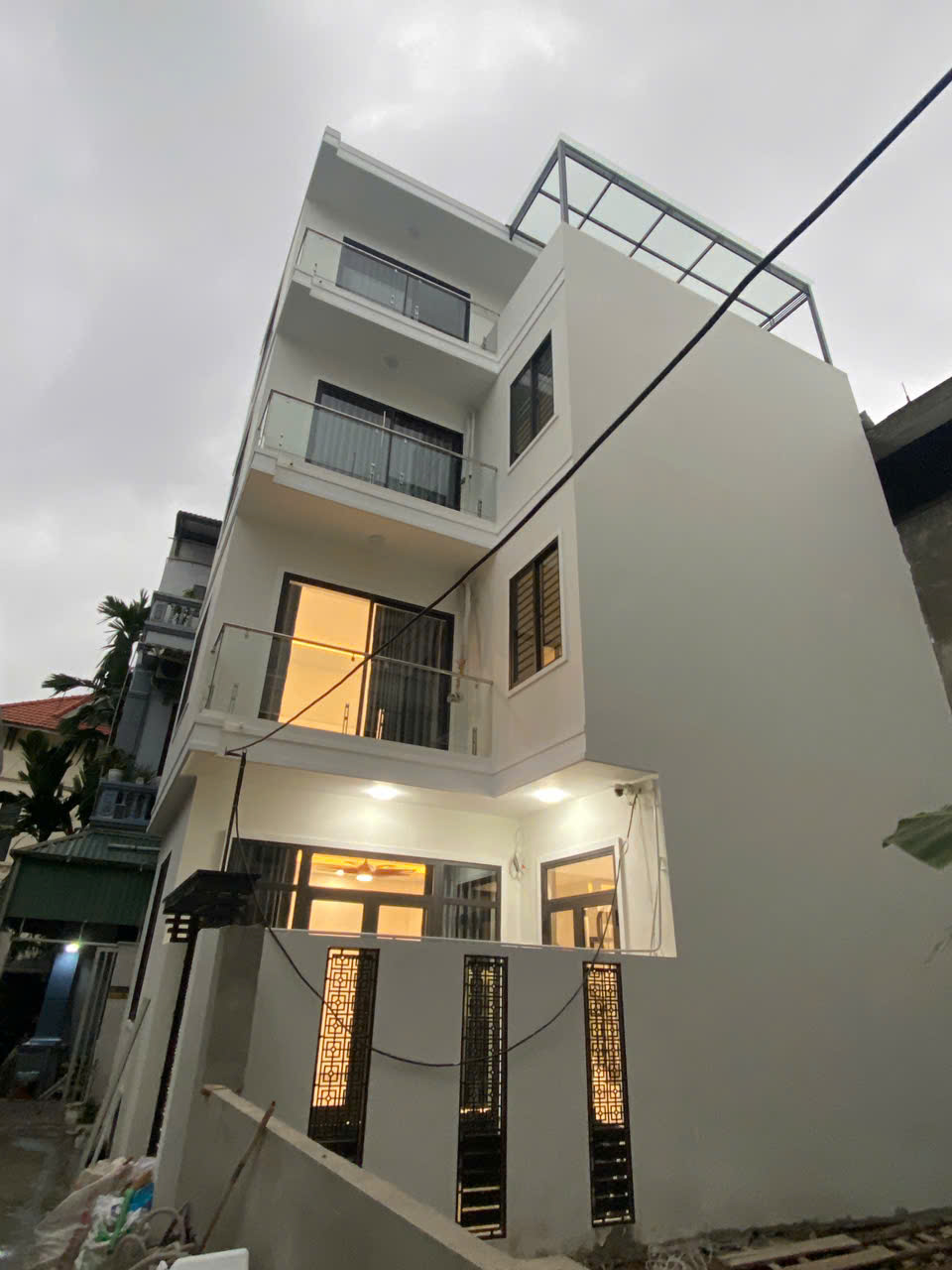 THƯỢNG THANH – NHÀ MỚI 4 TẦNG – 4 NGỦ KHÉP KÍN MỖI TẦNG – GIÁ 8.9 TỶ LONG BIÊN 3