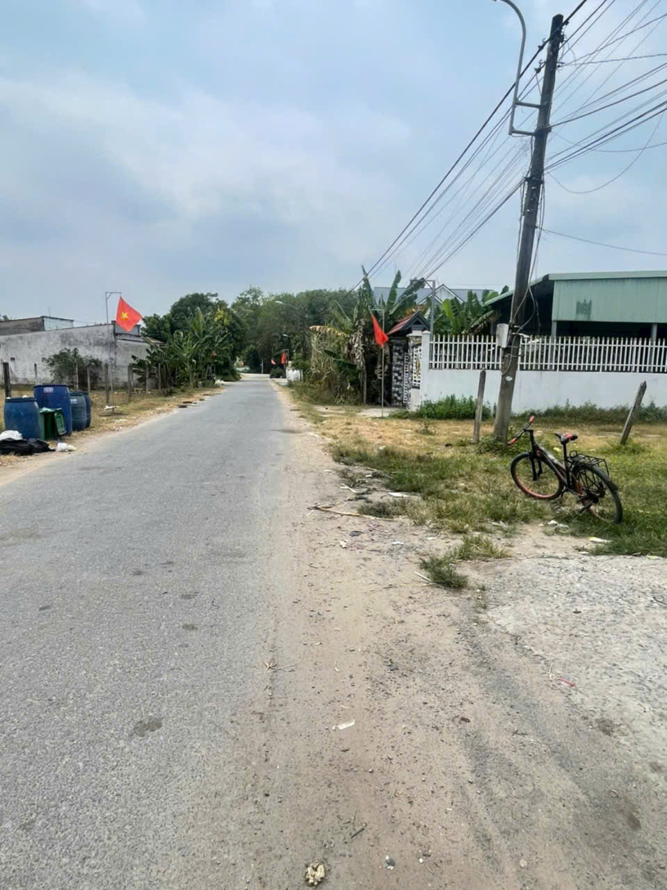 Bán nhà lầu góc 2mt đường nhựa / tỉnh lộ 15, xã Trung An dt 168m2 kèm 3 phòng trọ giá 3,8 tỷ 5