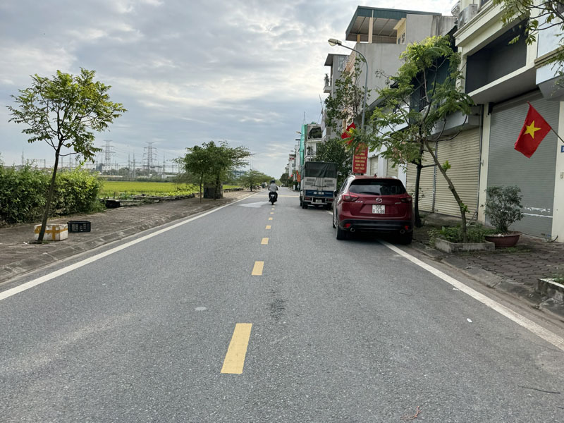 Bán 90m2 đất mặt phố Đồng Thanh - TĐC Giang Biên - Vị trí đắc địa, phù hợp làm Văn phòng/Spa 2