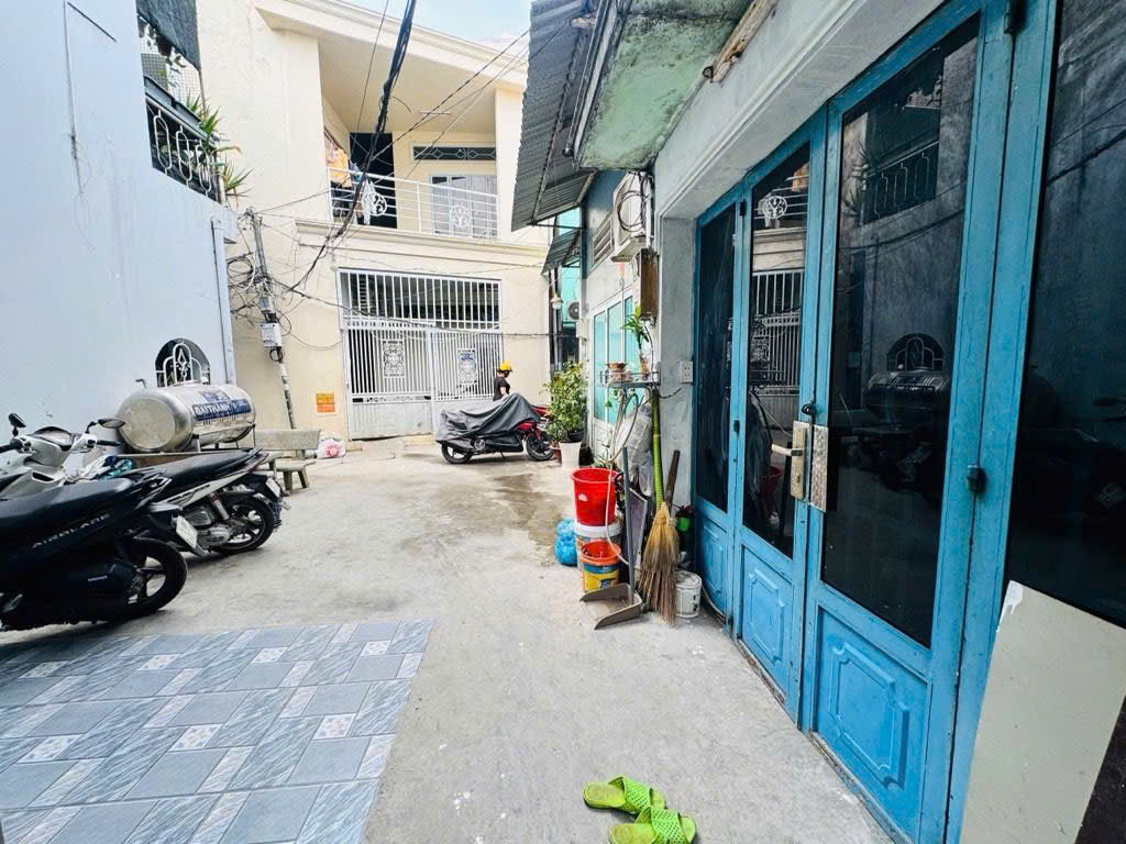Bán nhà hẻm 502 Huỳnh Tấn Phát, Quận 7-9.7 x 13 Chỉ 6 Tỷ 5 4