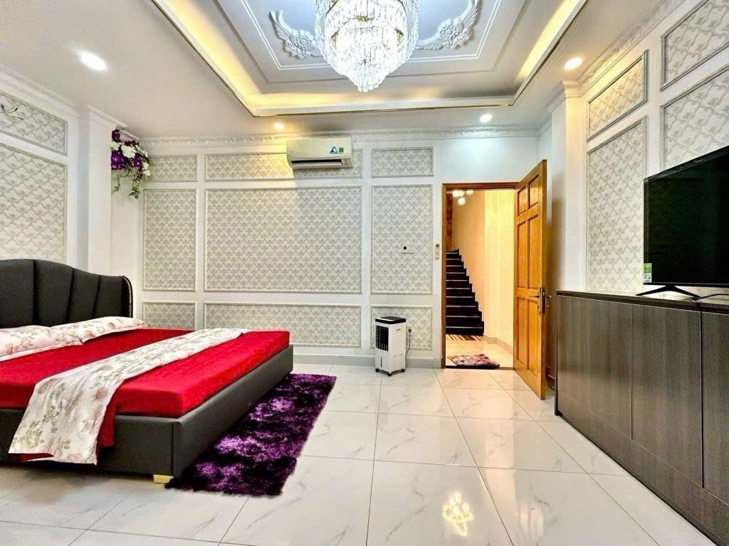 NHÀ ĐẸP LUNG LINH  – NGANG 5,2M – HẺM XE HƠI 6M CHỈ 7 TỶ 3