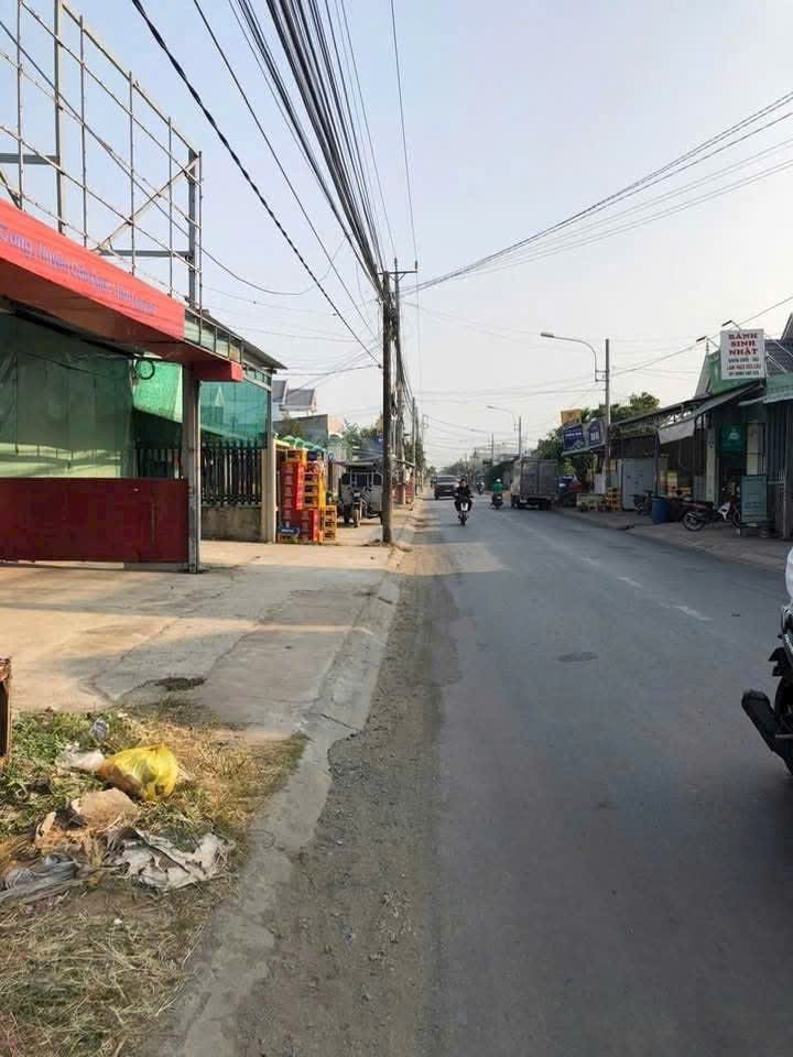 Bán đất thổ cư mt ĐT 833B, Long Cang, Cần Đước dt 137m2 giá 3 tỷ 2