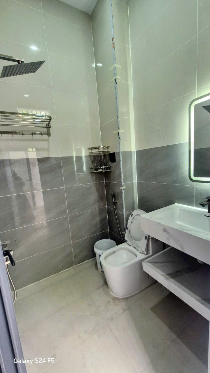 Bán nhà mới xây đường oto beton Mỹ Hạnh Nam dt 88m2 1 lầu , 3pn,3wc, tặng full nội thất giá 2,55 tỷ 12