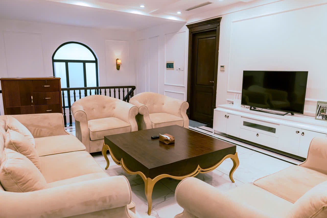 Cho thuê Biệt thự Phường Bến Nghé, Quận 1, Diện tích 225m², Giá 270 Triệu/tháng 12