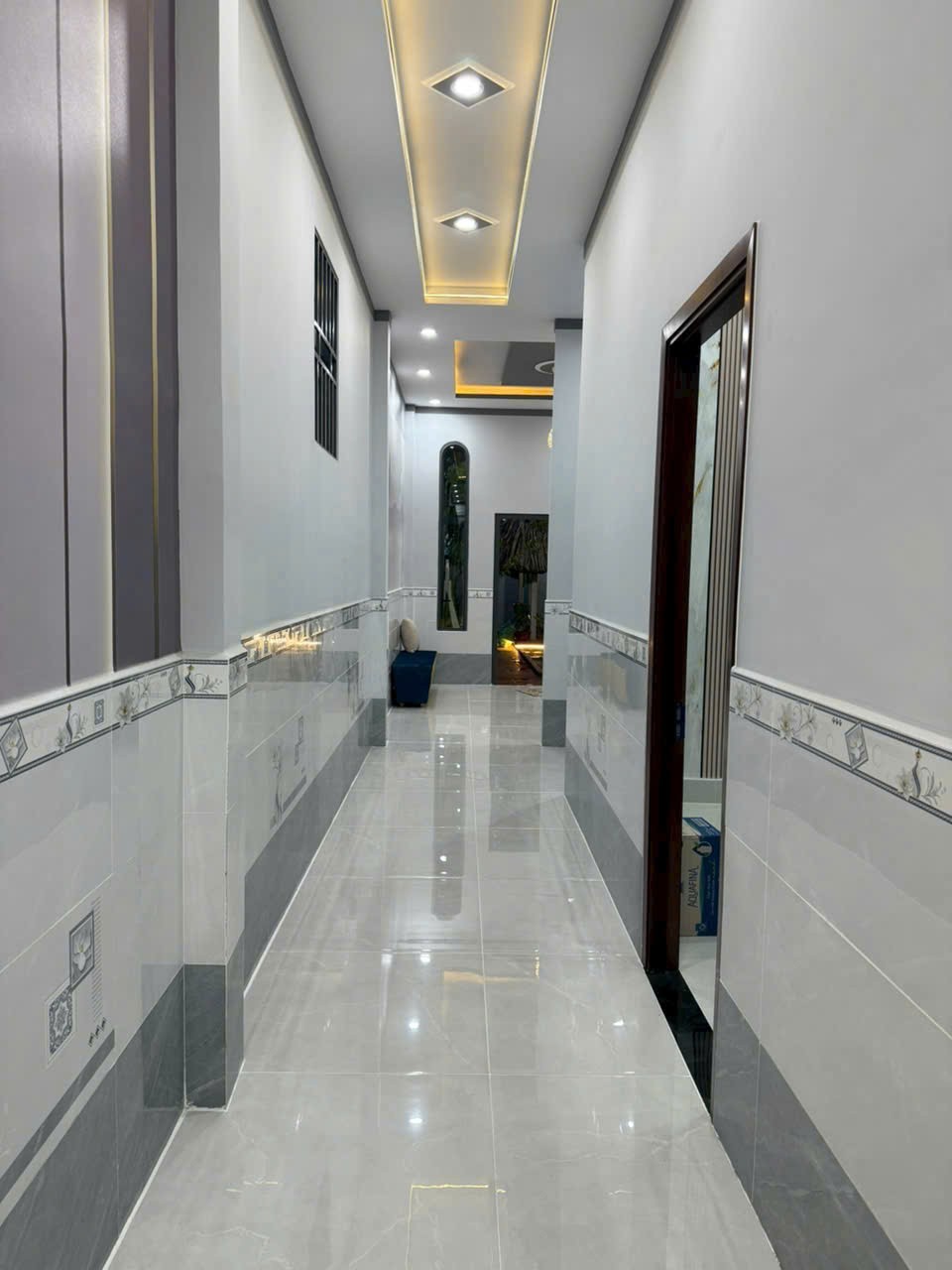 Bán nhà mới xây gần chợ Đình , xã Mỹ Hạnh Bắc dt 210m2 full thổ 1 lầu 4pn, 2wc giá 3,35 tỷ 4