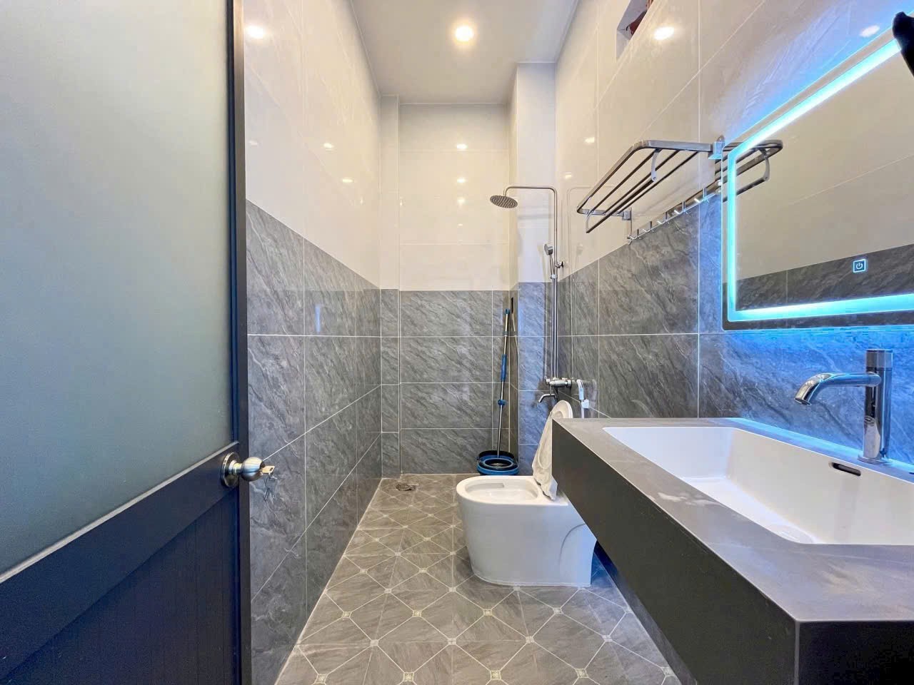 Bán nhà mới xây đường beton oto xã Đức Hòa Hạ dt 125m2 1 lầu 3pn,3wc giá 2,95 tỷ 11