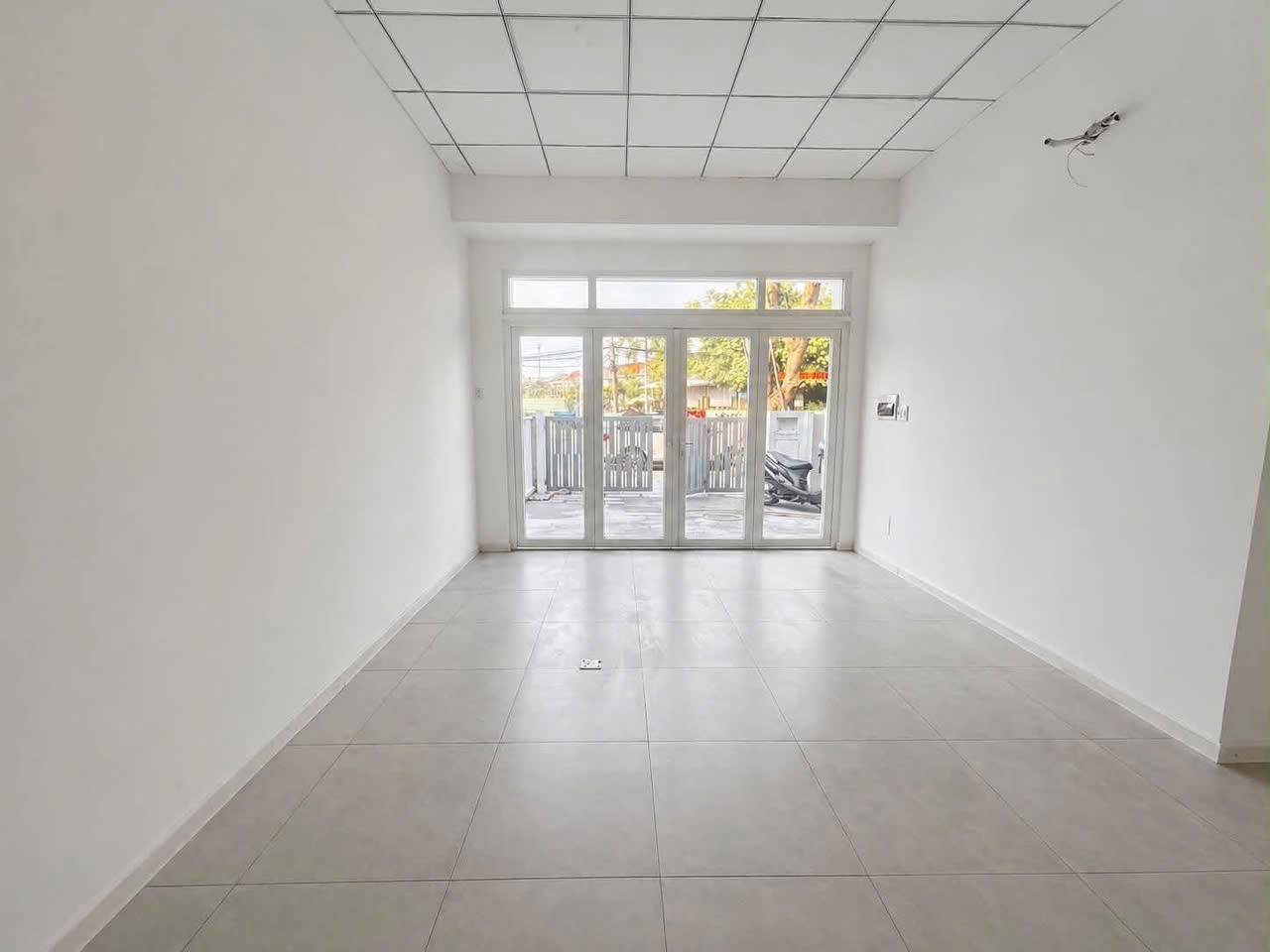 Cho thuê Nhà mặt tiền Phường Phú Hữu, Quận 9, Diện tích 100m², Giá Thương lượng