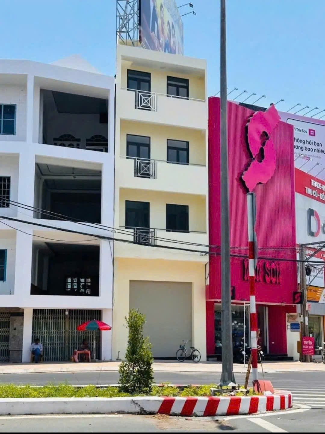 Cho thuê Nhà mặt tiền đường Nguyễn Tri Phương, Phường Tân An, Diện tích 90m², Giá 20 Triệu/tháng
