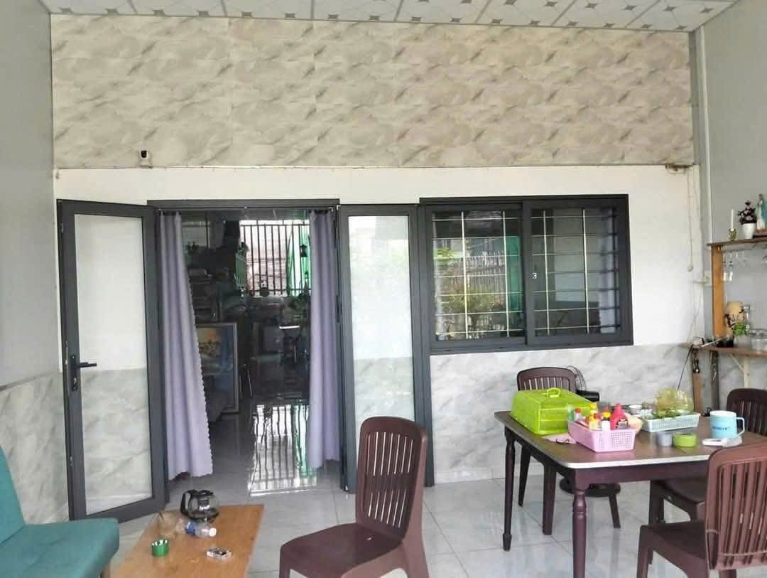 Bán nhà cấp 4 xã Mỹ Yên, Bến Lức hướng Tây Bắc, dt 115m2 1 lửng 2pn,1wc giá 1,4 tỷ 6