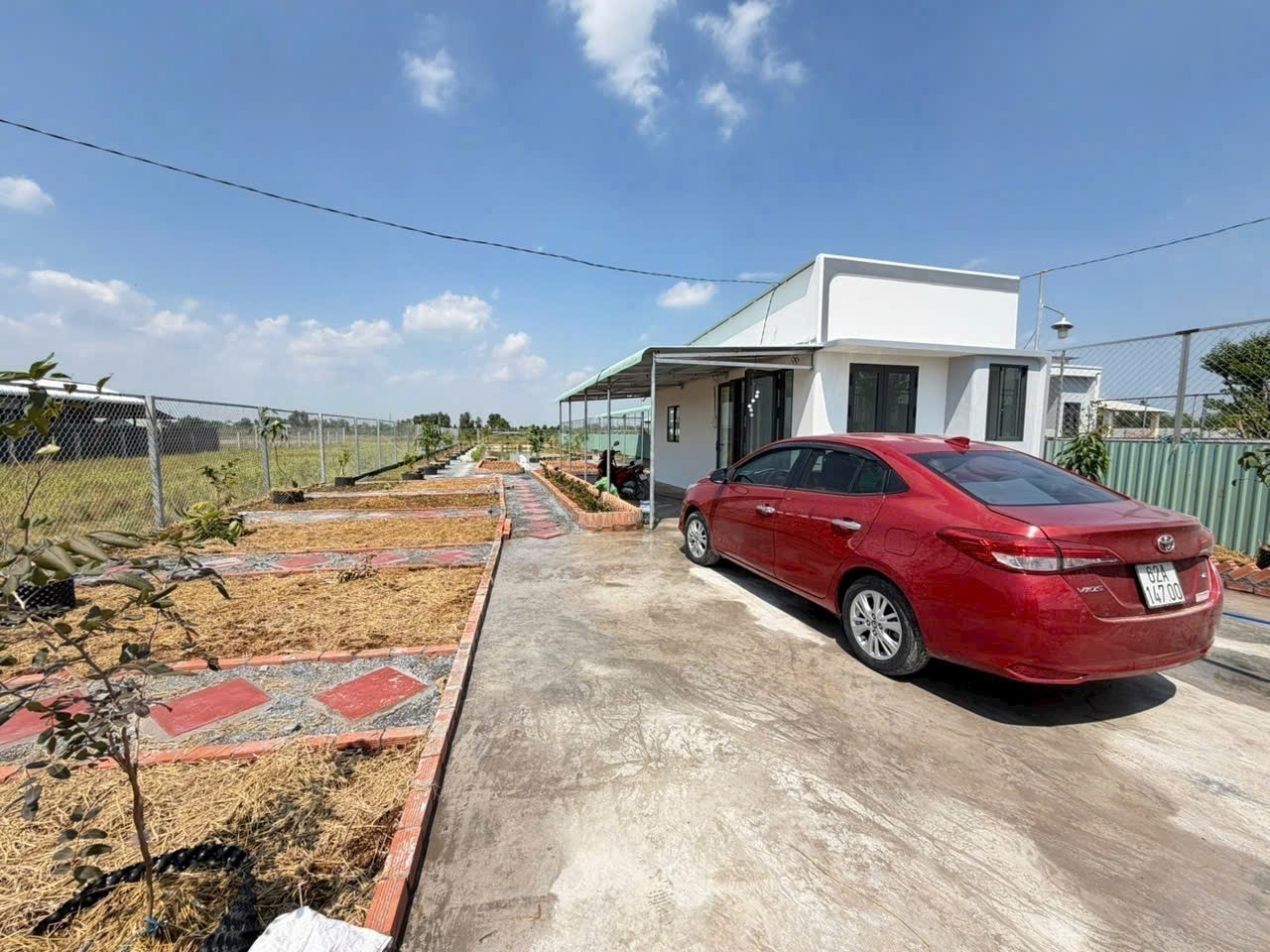 Bán nhà vườn mới xây có vườn cây ao hồ xã Tân Thành, Thủ Thừa tdt 1000m2 giá 1,39 tỷ 2