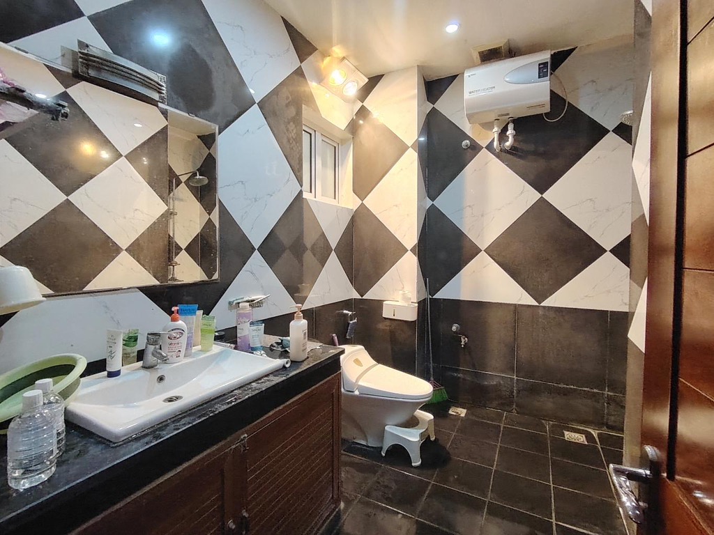 Bán nhà 4T hoa lâm, ô cách. Siêu rộng 106m sân vườn, giá chỉ nhỉnh 15t còn tl 3