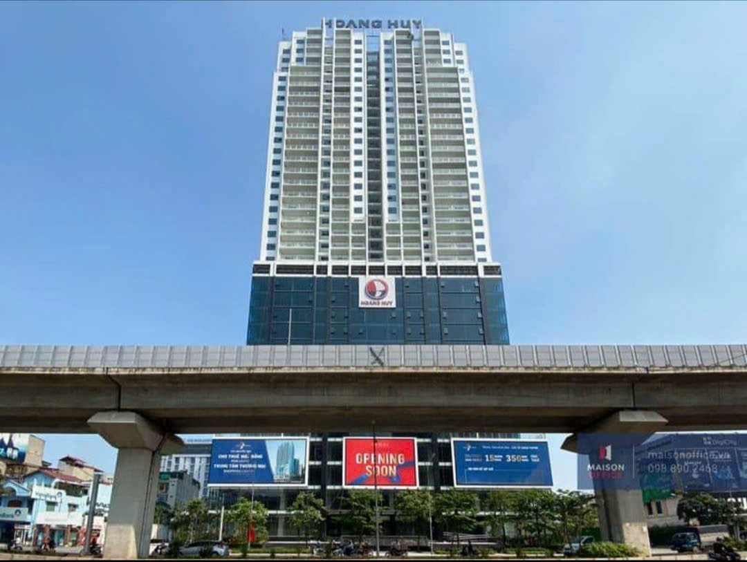 CHO THUÊ VP VIEW ĐẸP 105M2 TÒA GOLDEN LAND VỚI VỊ TRÍ ĐẮC ĐỊA, THIẾT KẾ HIỆN ĐẠI