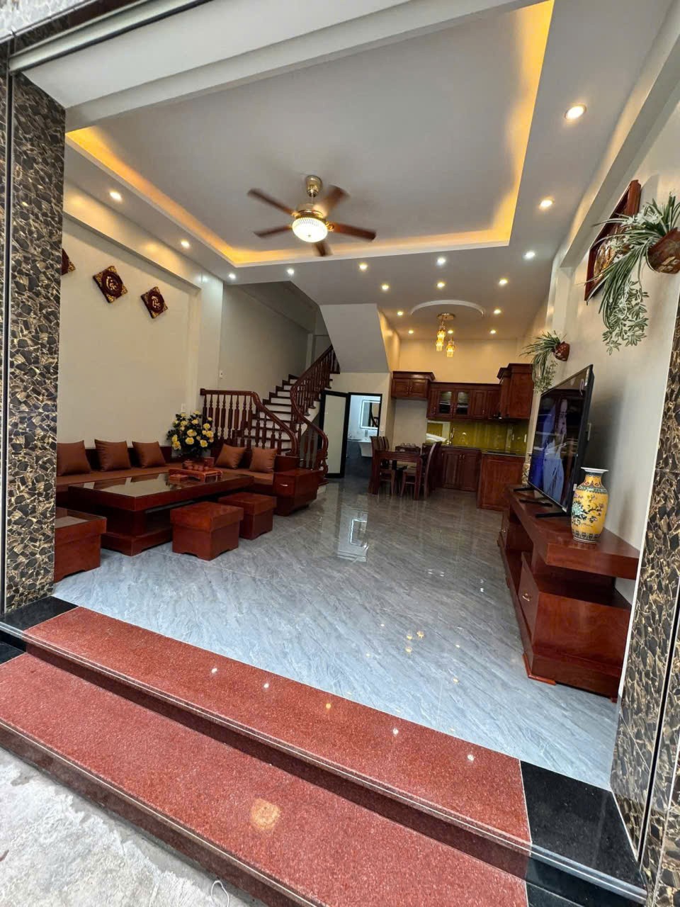 Nhà 3 Tầng Nở Hậu Phố Hồ Tùng Mậu Tân Bình Hải Dương Ô Tô Đỗ Cửa chỉ 2.9x tỷ 2