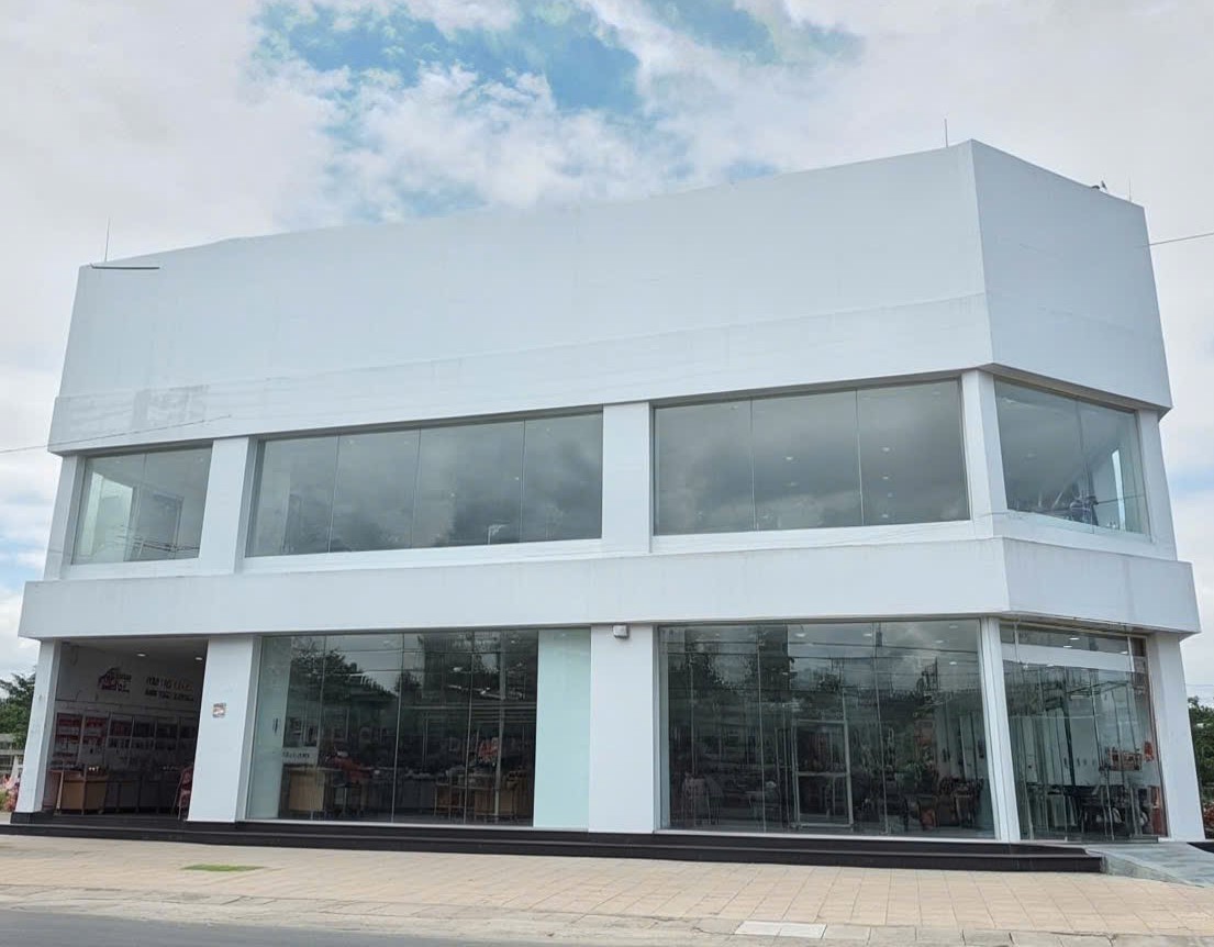 Cho thuê nhà căn góc, Lê Văn Lương, Khuất Duy Tiến, 200m2x 2T -45 tr