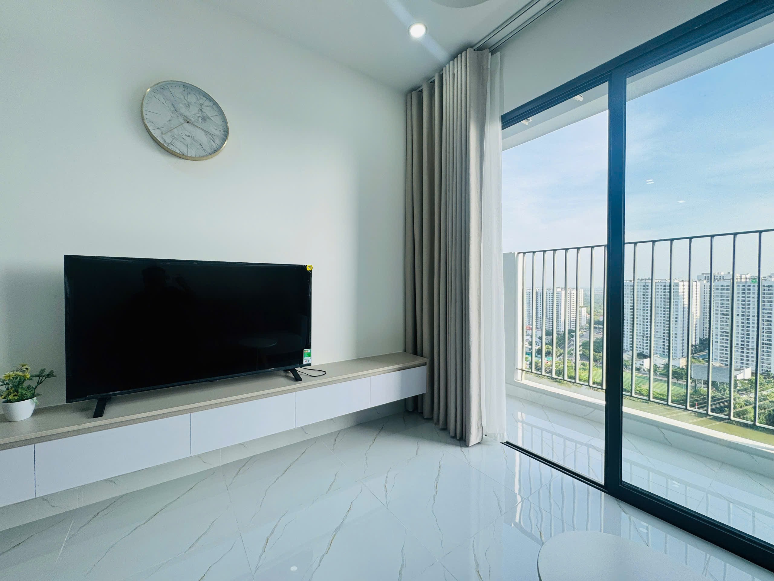 Căn 2Pn view sông, view pháo hoa đẹp tại Lavida Plus Quận 7 3