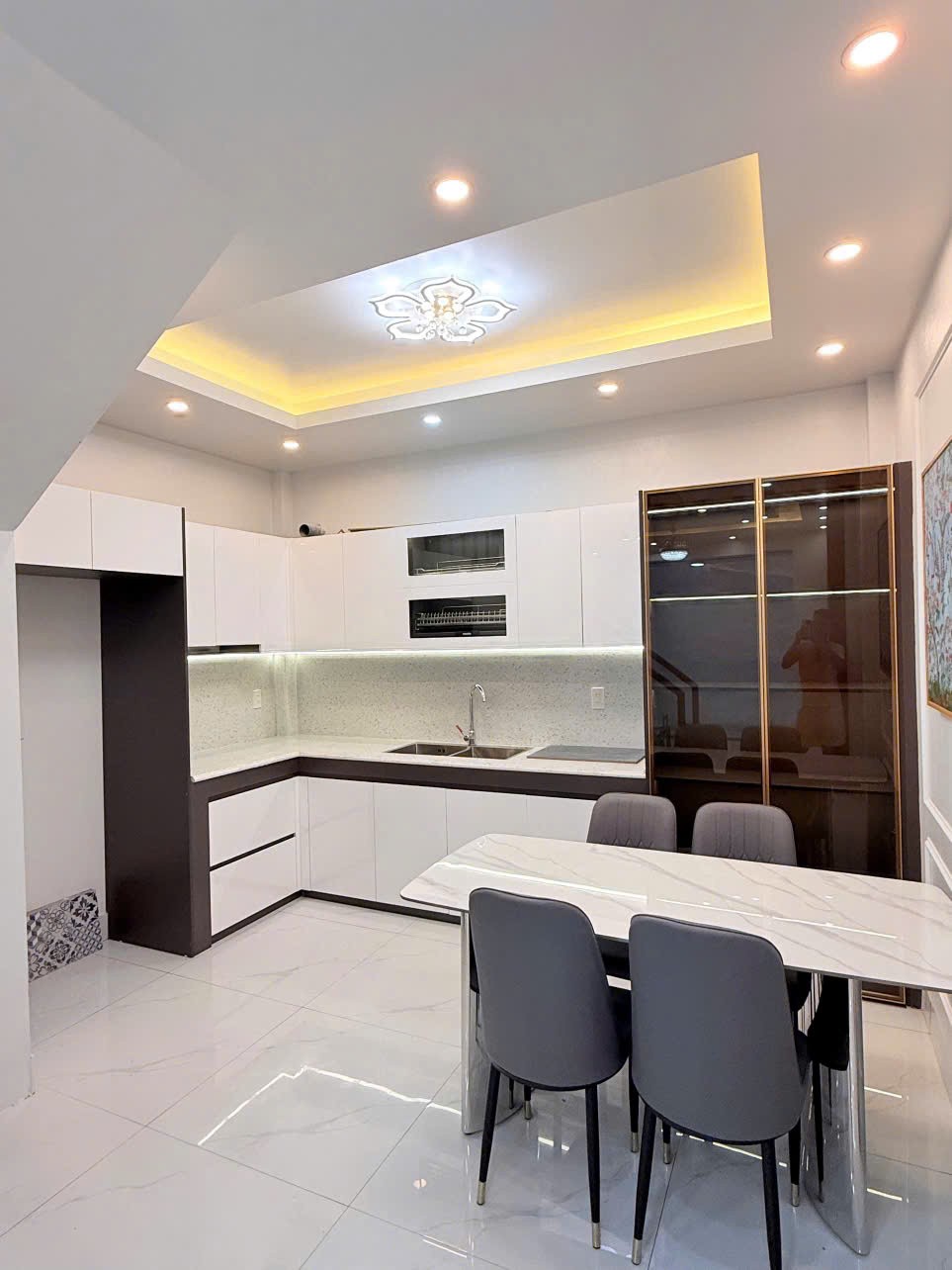 còn duy nhất 1 căn 3 tầng kì bá gần chất lượng cao, đẹp, thoáng, cách mặt đường phan bá vành 15m
