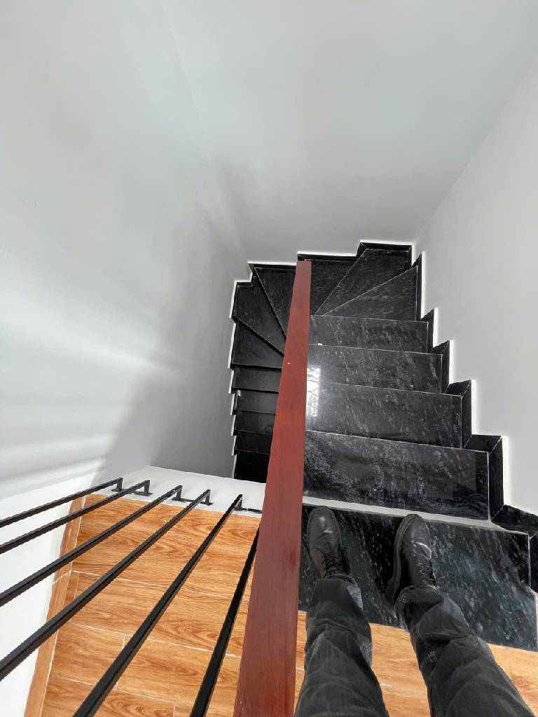 Bán Nhà gần chợ cây giống Phương Canh 70m2, giá tốt giữ tiền giá rẻ LH 0984618308