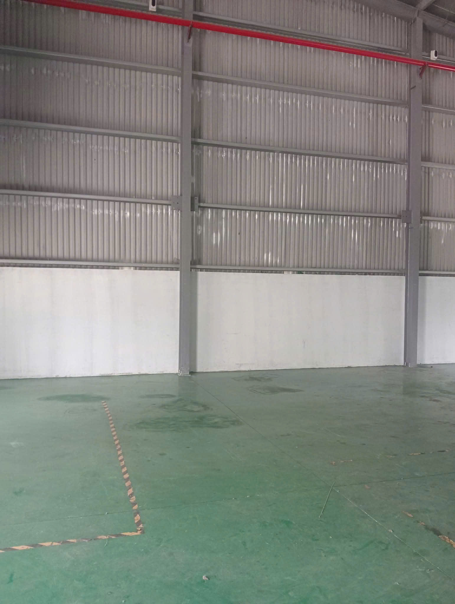 CHO THUÊ KHO XƯỞNG 900m² Tại KCN THANH LIÊM – PCCC Tự Động, Nền Epoxy 3