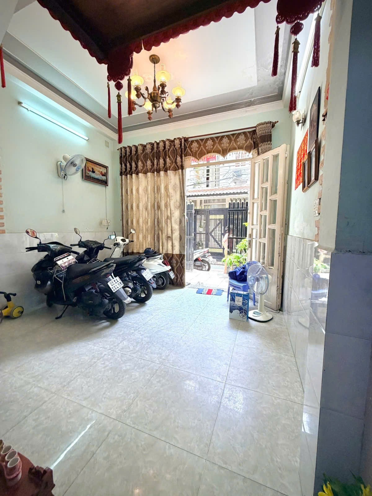 LÊ VĂN QUỚI HIẾM CÓ CHỈ DUY NHẤT 1 CĂN 40M2 4 TẦNG 4PN 3WC SHR GIÁ 4.98 TỶ 3
